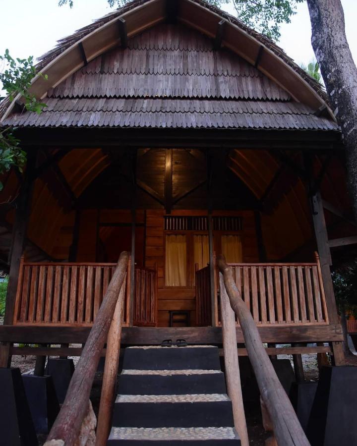 Sunari Beach Resort Selayar Matalalang Экстерьер фото