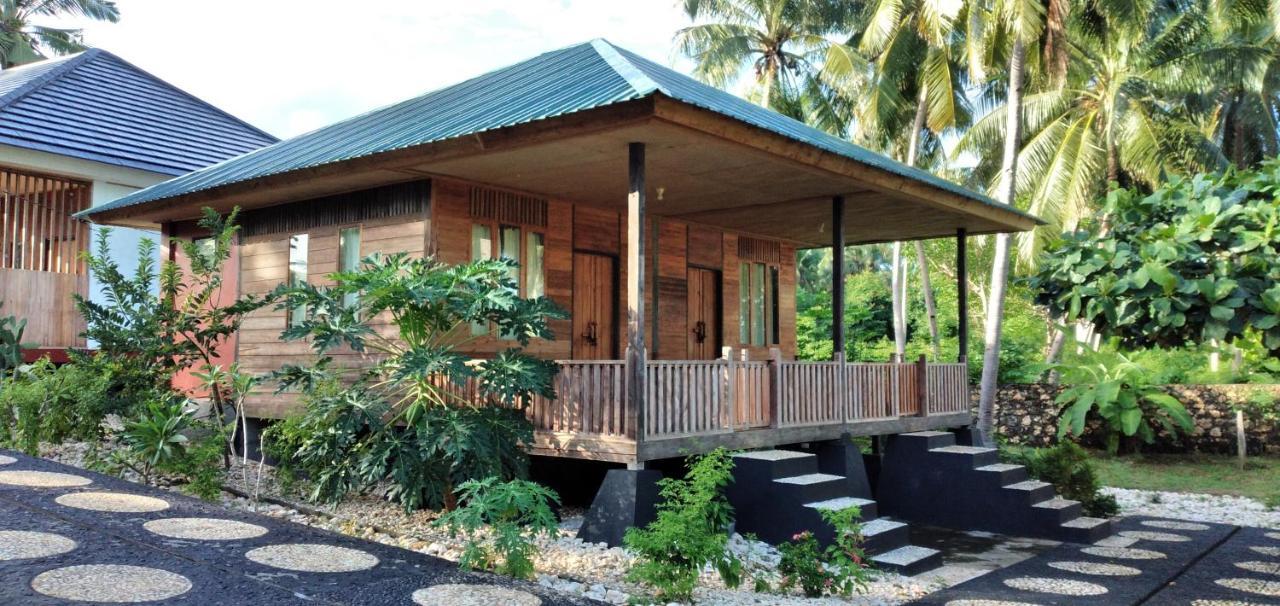 Sunari Beach Resort Selayar Matalalang Экстерьер фото